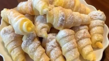Italian Cream Stuffed Cannoncini-pins
